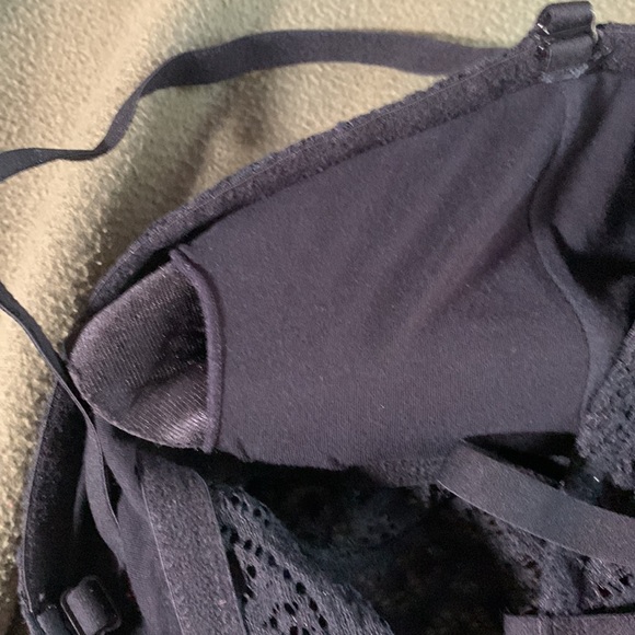 Calme black, lace bralette.  Adjustable straps.  Size Medium. - Picture 5 of 5